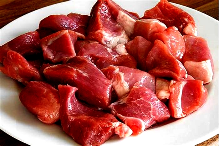 Is pork a cooling protein for dogs?